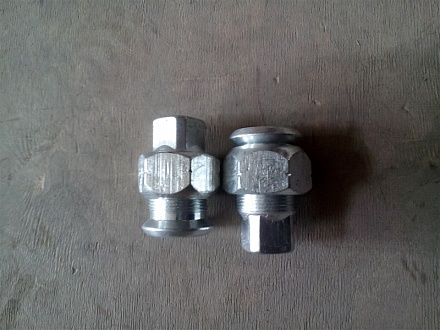 Футорка колеса + гайка левая ГАЗ 3307, 53, 3309, ЗИЛ 130, 131 3307-3101046 (Автомагнат)