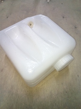 Бачок омывателя Волга, ГАЗель, Соболь, ГАЗ-3307,3308 (без мотора, без отв. под датчик) (КЗАЭ г. Калуга), 124-5208010